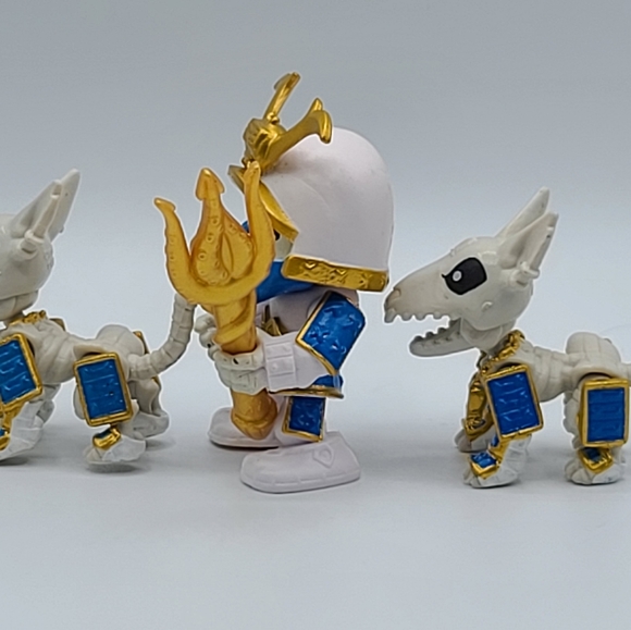 Treasure x King 6 Figures - includes Fire Eyes HTF Very Rare w/ Sword and Sheild - Picture 14 of 16